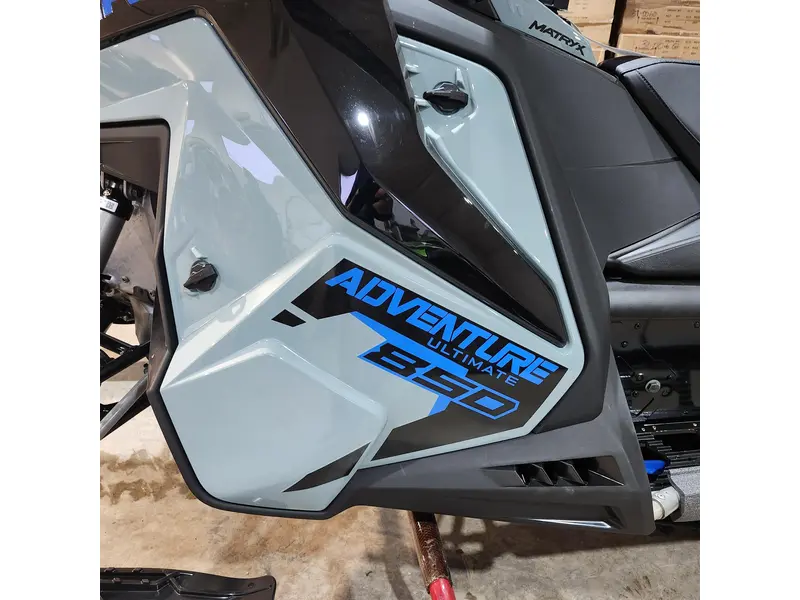 2026 Polaris 850 TITAN ADVENTURE ULTIMATE 155 1.8 7S DIsplay