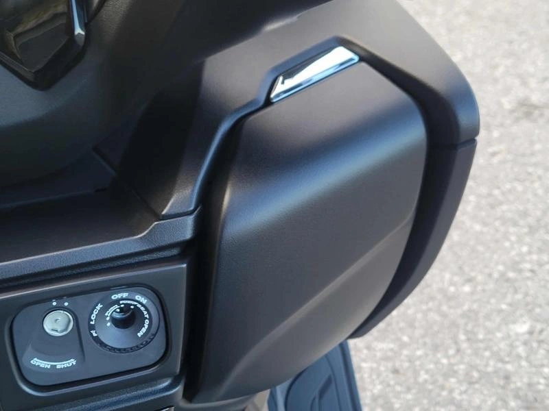 Suzuki Burgman 400 2025 alt