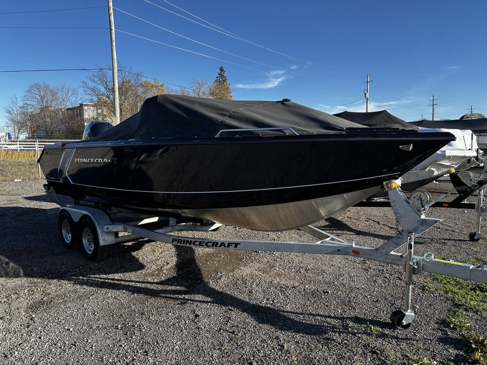 2025 Princecraft Platinum 220 alt