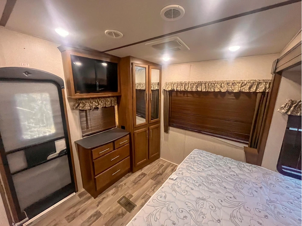 2019 Keystone Rv Cougar 367fls alt
