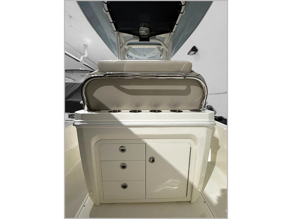 2025 Boston Whaler 220 Dauntless alt