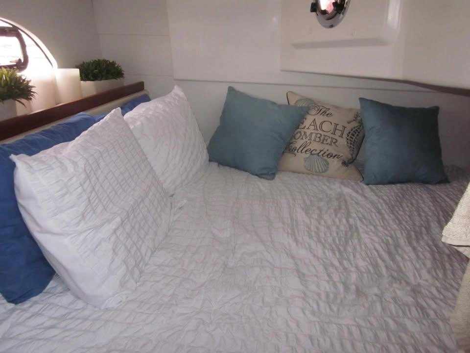 2013 Beneteau Grand Tourismo 34 alt