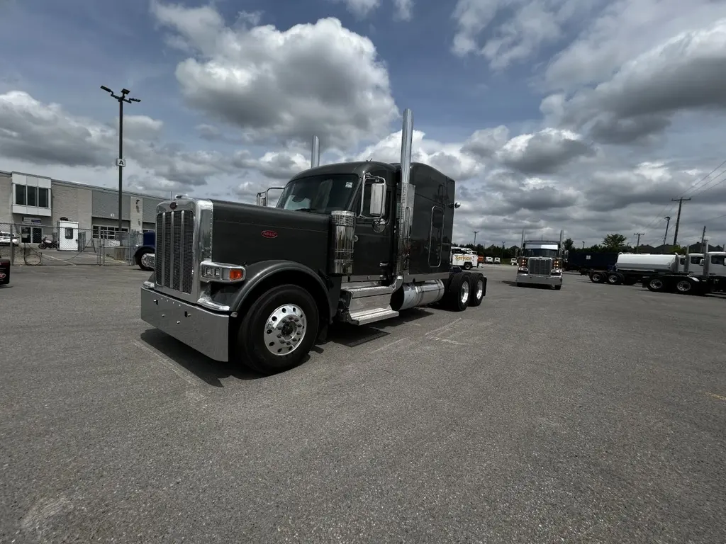 Peterbilt 589 2026