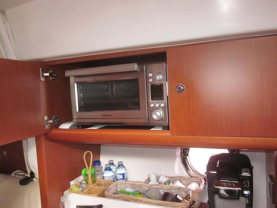 2013 Beneteau Grand Tourismo 34 alt