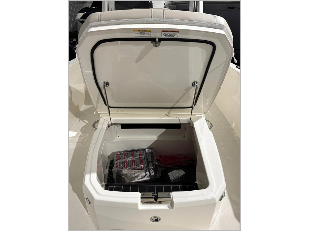 2025 Boston Whaler 220 Dauntless alt