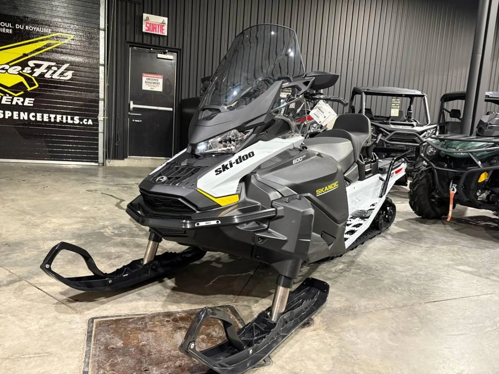 Ski-doo Skandic Le 20'' 600r E-tec Silent Cobra 1.5'' E.s. 2025 alt