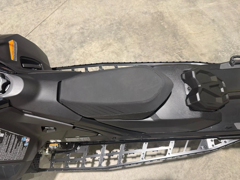 Ski-doo Summit Adr W/ Edge Pkg 154 850 E-tec Powdermax Light Flexedge 2.5'' Shot 2026 alt