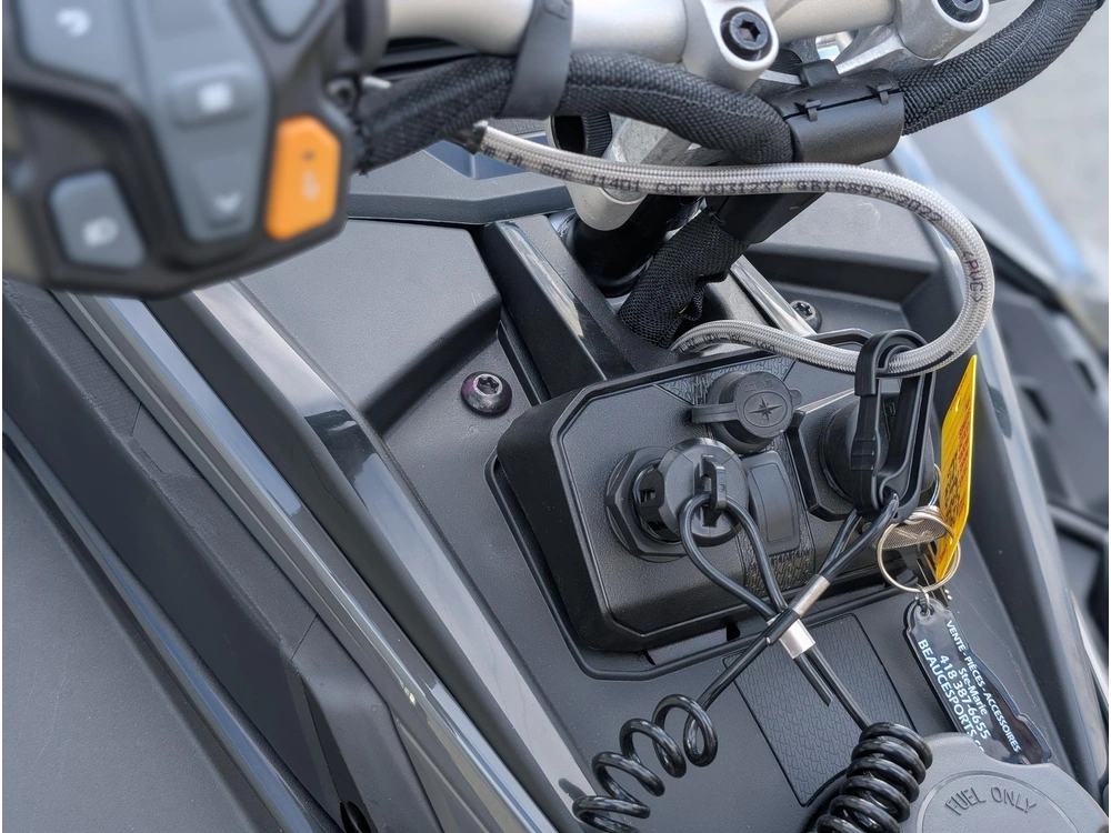 2025 Polaris Prostar S4 Indy Adventure X2 137 | 🚀 Polaris Vs Ski-doo Touring 🚀 alt