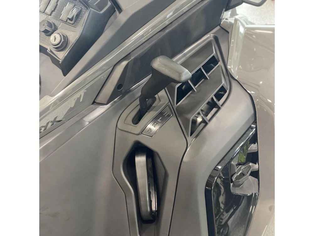 2025 Polaris 650 Titan Adventure 155 1.8 (1.5 Inch) alt