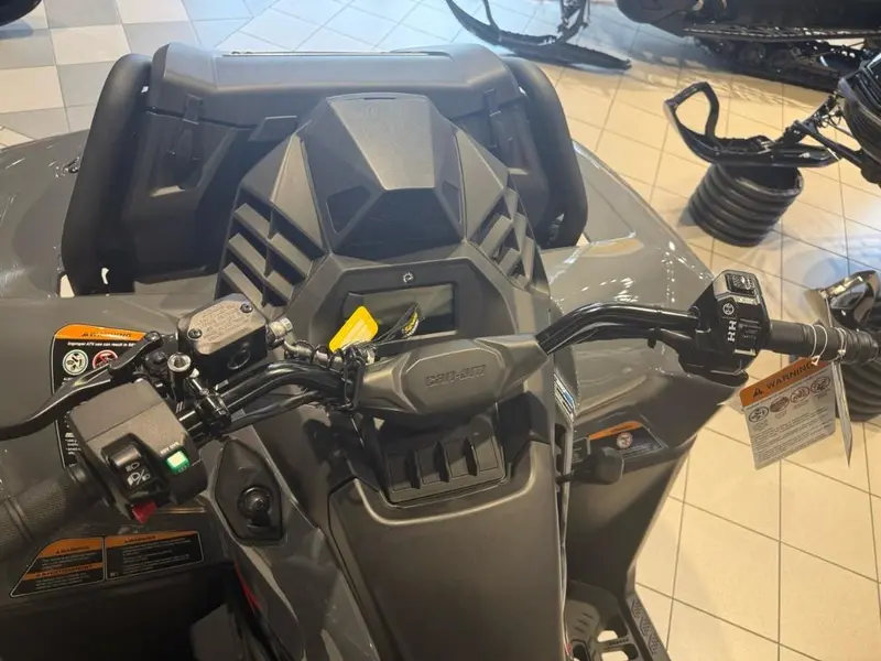 2026 Can-Am Outlander X MR 700 thumbnail 7