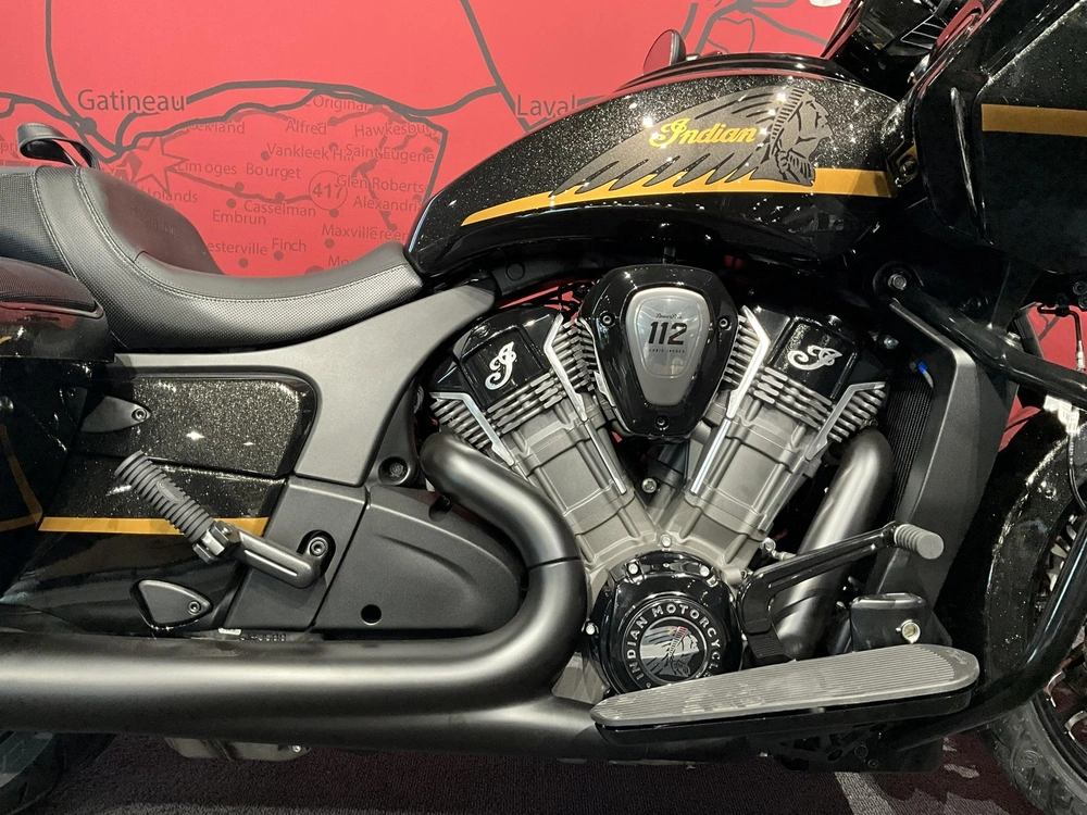 Indian Motorcycle Challenger Dark Horse 112 With Powerband Audio Package 2026 alt