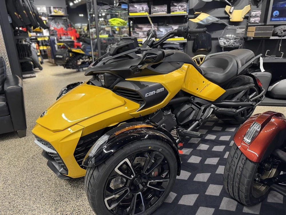 Can-am F3-s 2026 alt