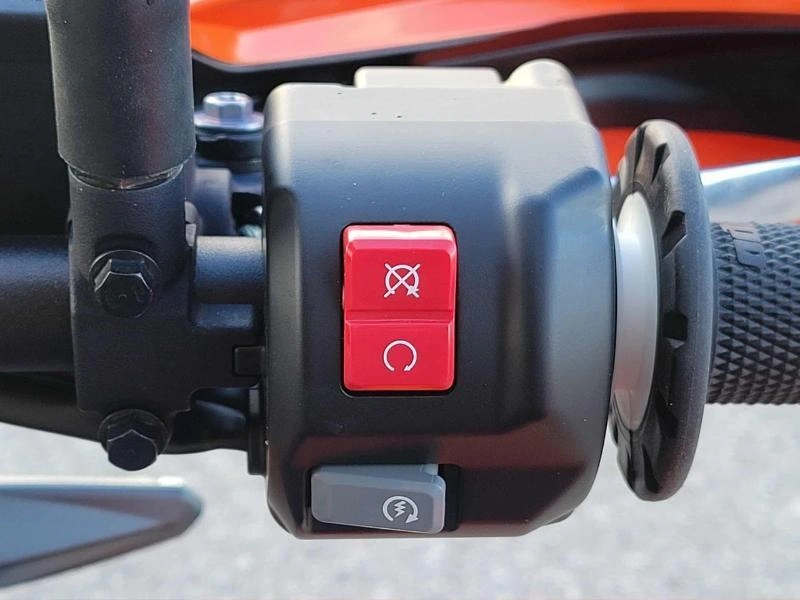 Ktm 690 Smc R 2026 alt