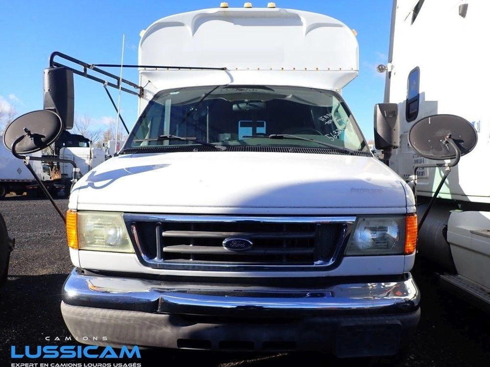Ford E350 2005