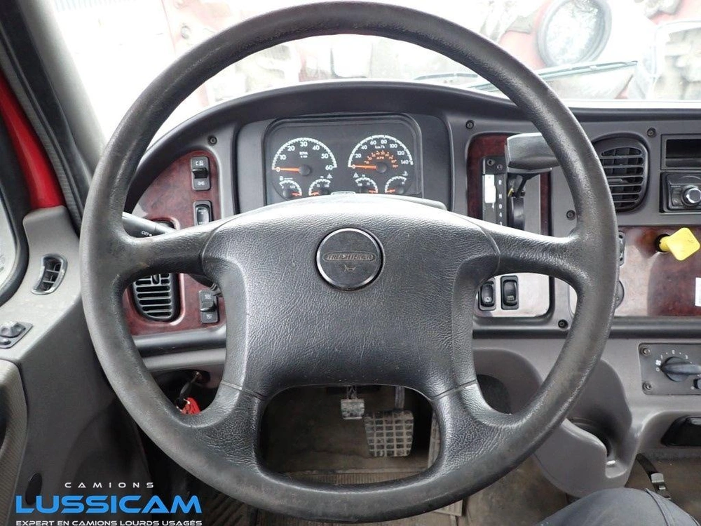 2016 Freightliner S20