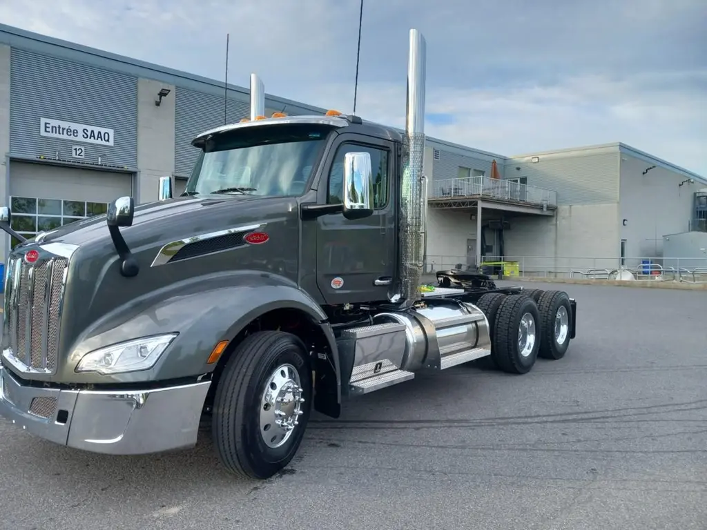 2026 Peterbilt 579 