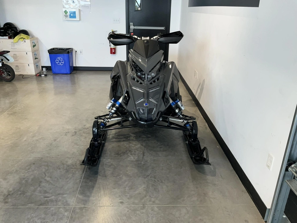 Polaris 850 Switchback Assault 146 2025 alt