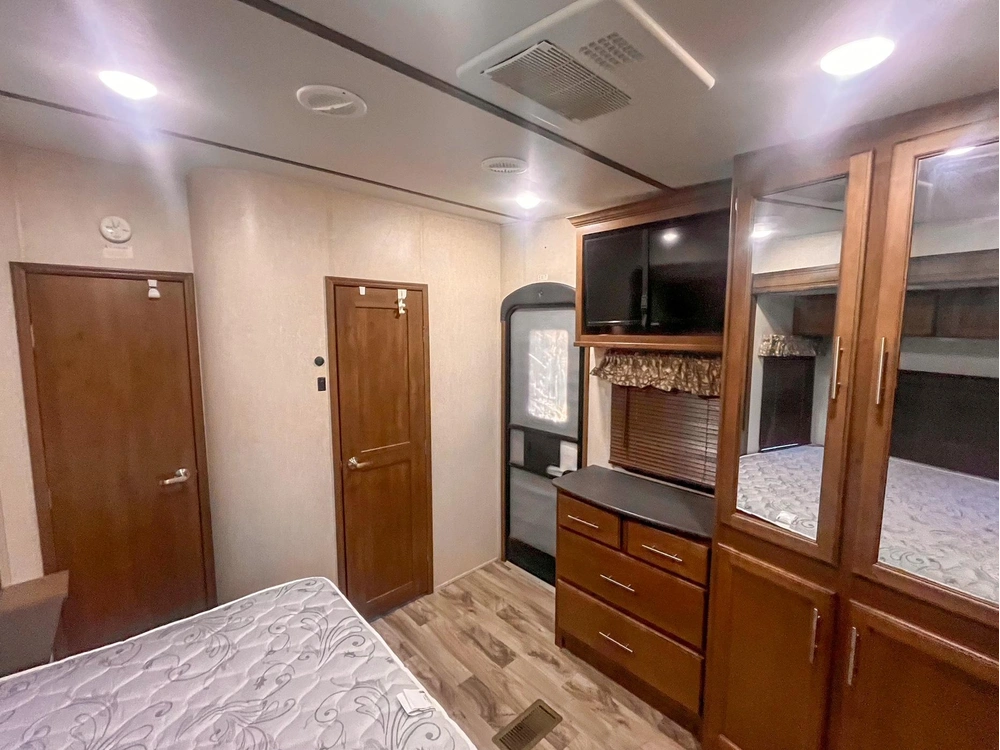 2019 Keystone Rv Cougar 367fls alt