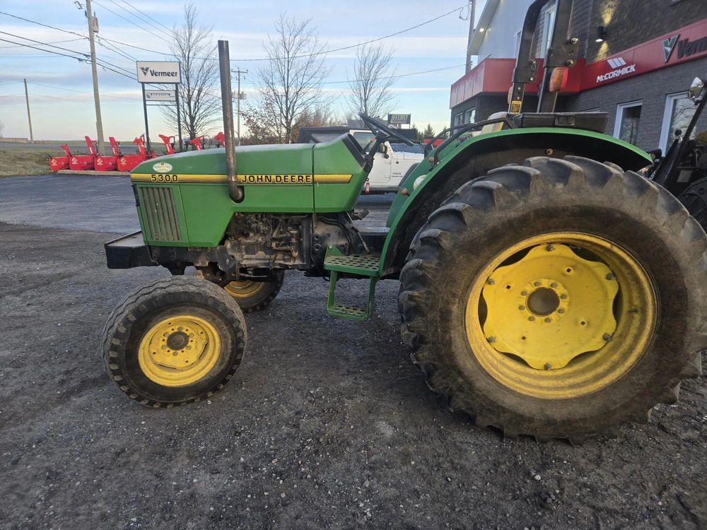 John Deere 5300 1996 alt