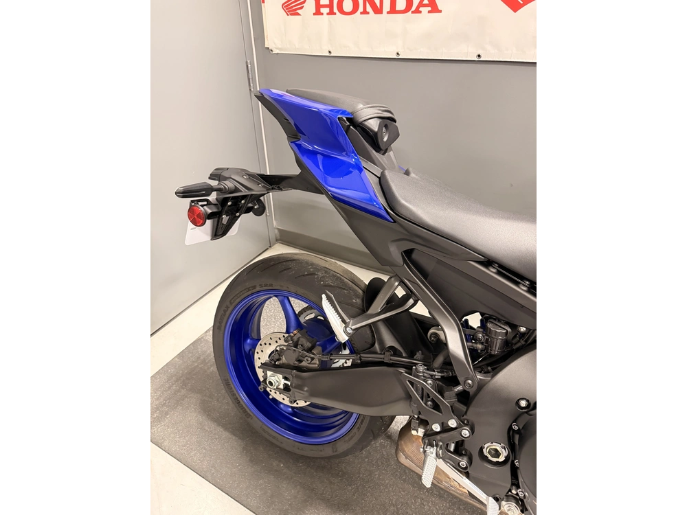 Yamaha Yzf-r9 R9 2025 alt