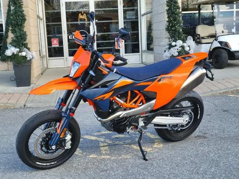 2026 KTM 690 SMC R