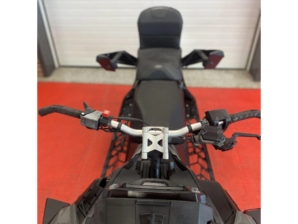 2025 Polaris 650 Indy Adventure 137 alt