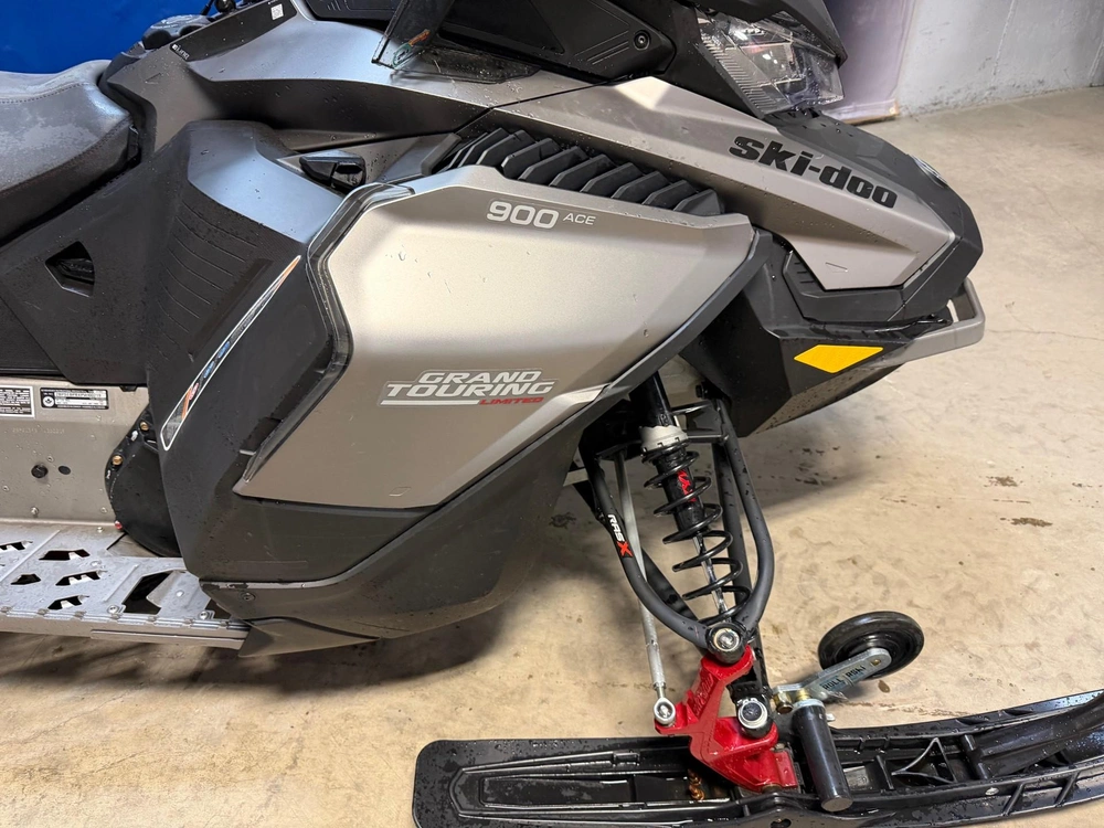 Ski-doo Grand Touring Limited 900 2023 alt