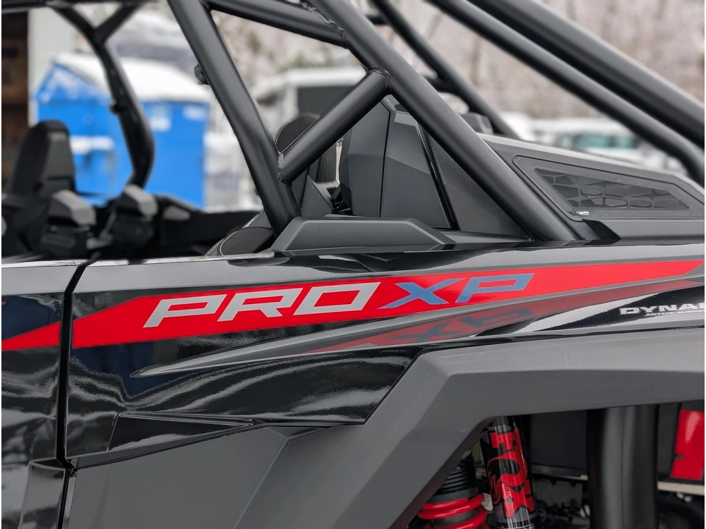 2025 Polaris Rzr Pro Xp 4 Ultimate - Onyx Black Modèle Démo | Plus De 6000$ D'équipement Essai Possible | Accessoires En Sus alt