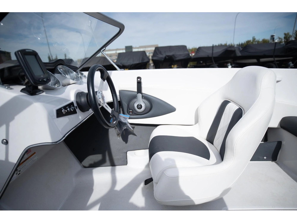 2014 Glastron 185 alt