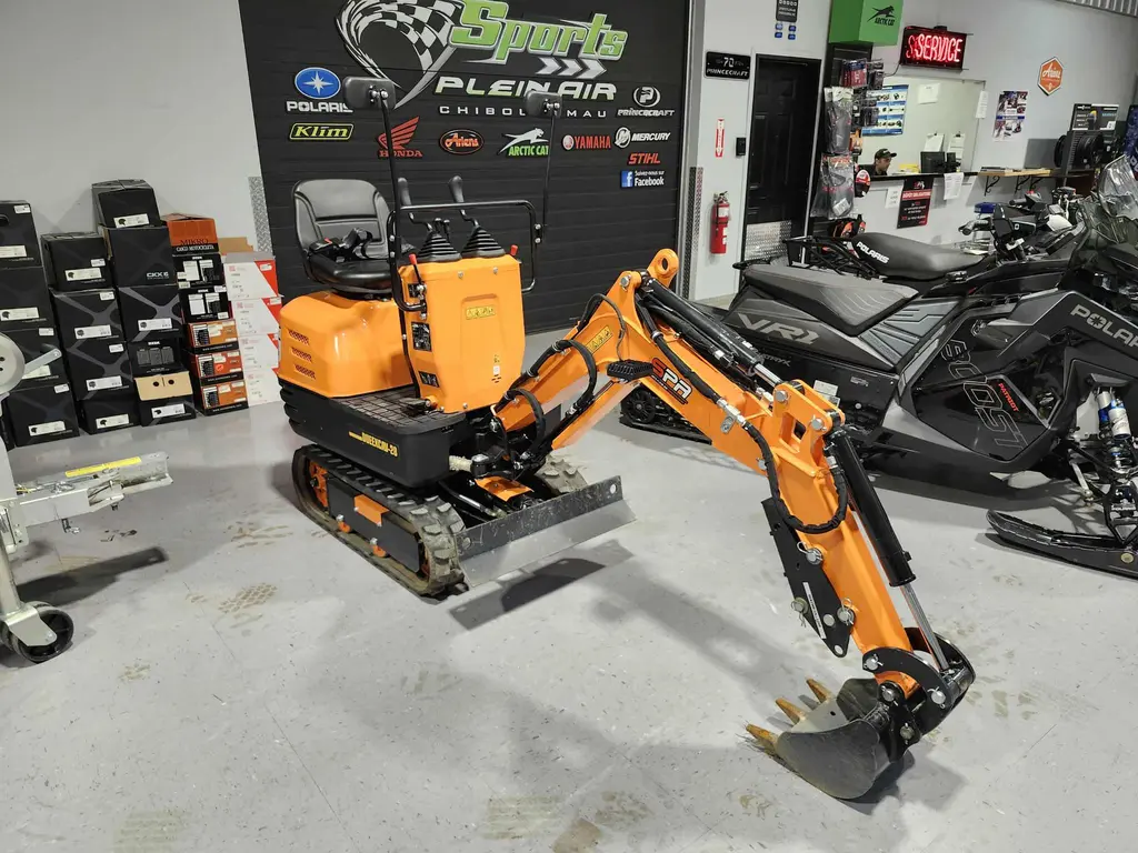 DUCAR MINI EXCAVATRICE 2025