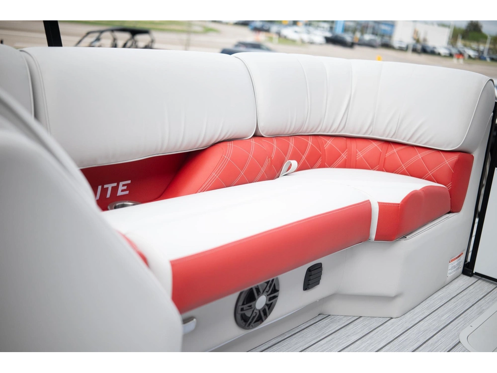 2024 Suncatcher Elite 324rc alt