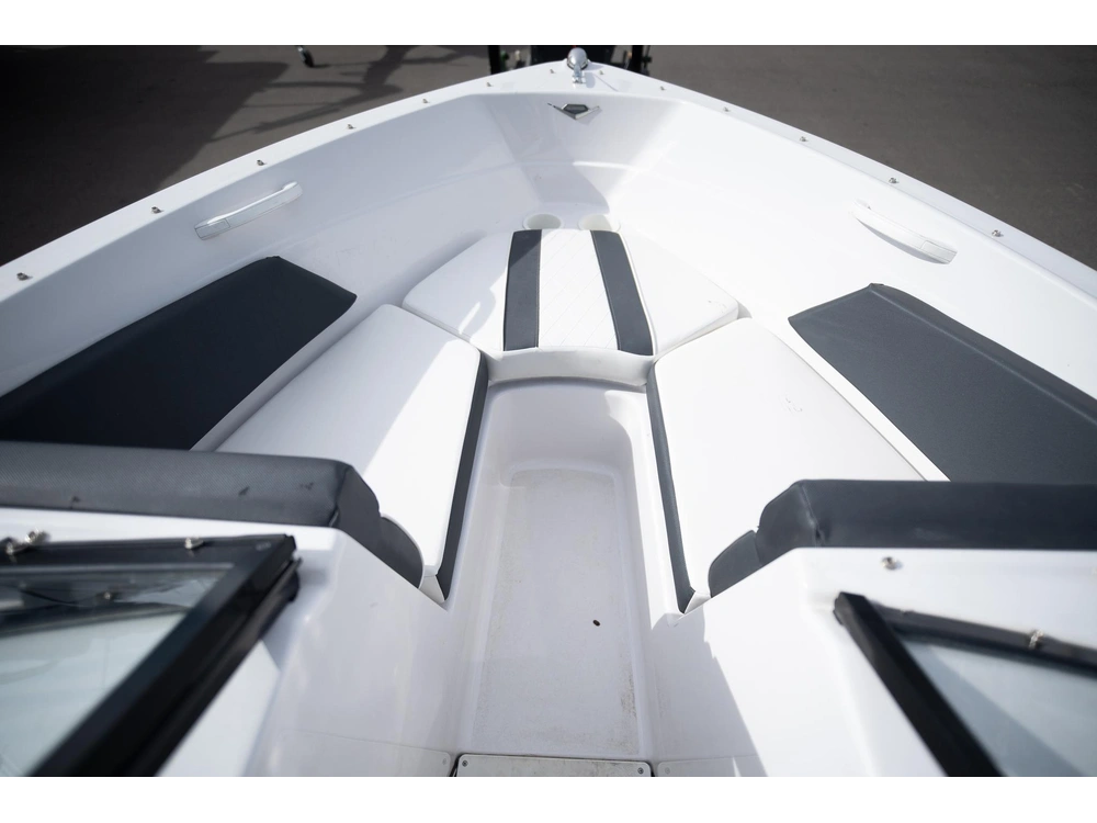 2014 Glastron 185 alt