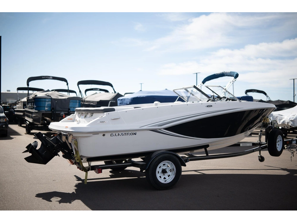 2014 Glastron 185 alt