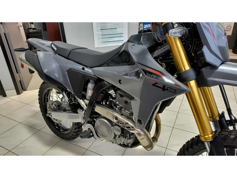 2025 Suzuki DR-Z4S thumbnail 3