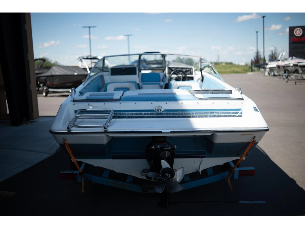 1989 Four Winns 190 Freedom alt