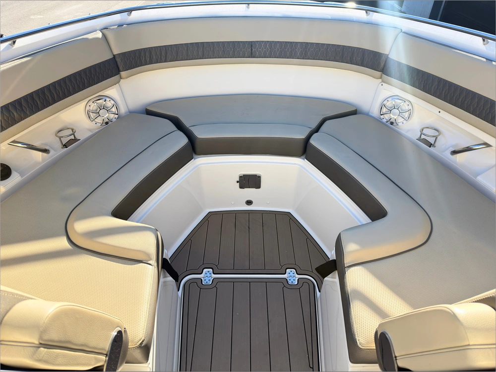 2021 Pursuit Dc 326 alt