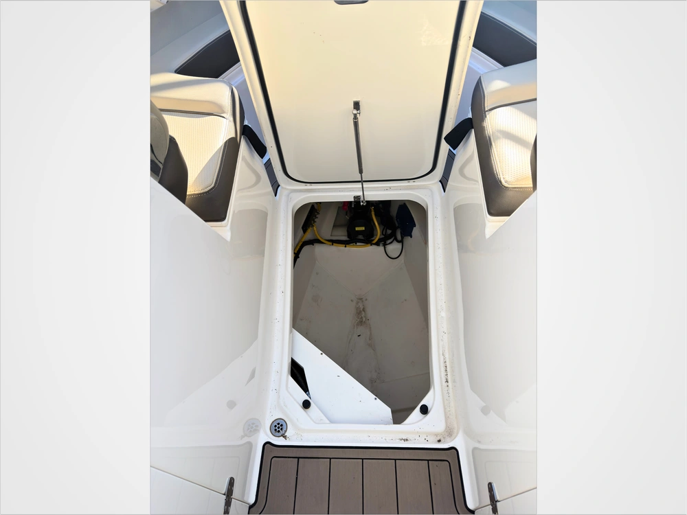 2021 Pursuit Dc 326 alt