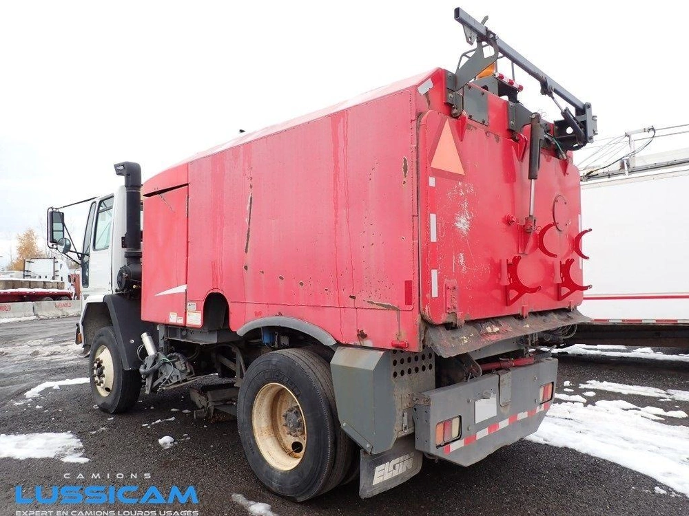 2006 Sterling Sc8000
