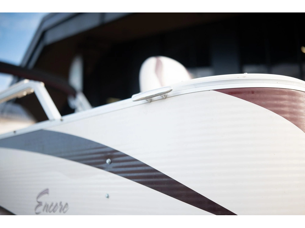 2011 Manitou Encore 23 4-point alt