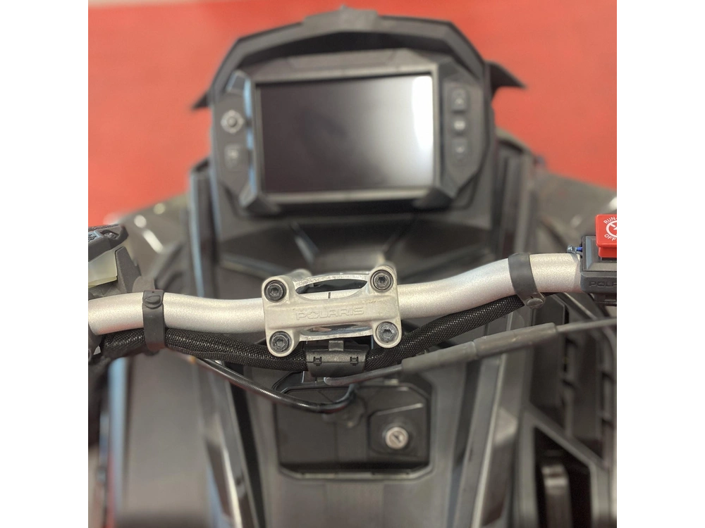 2025 Polaris 650 Indy Adventure 137 alt