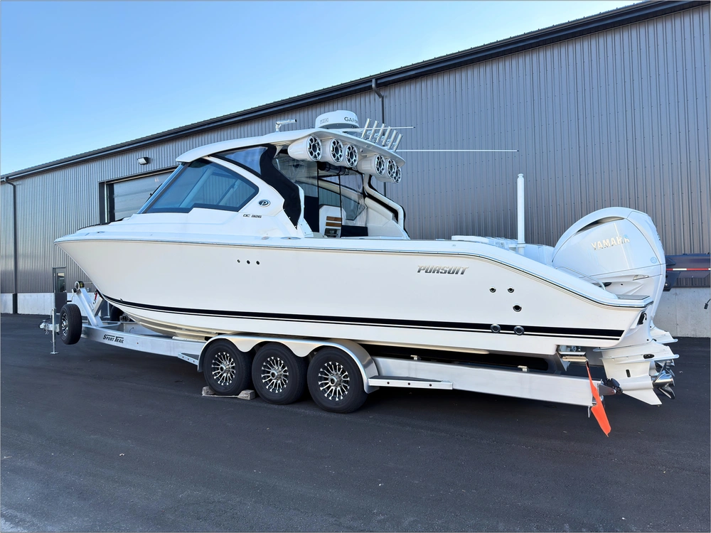 2021 Pursuit Dc 326 alt