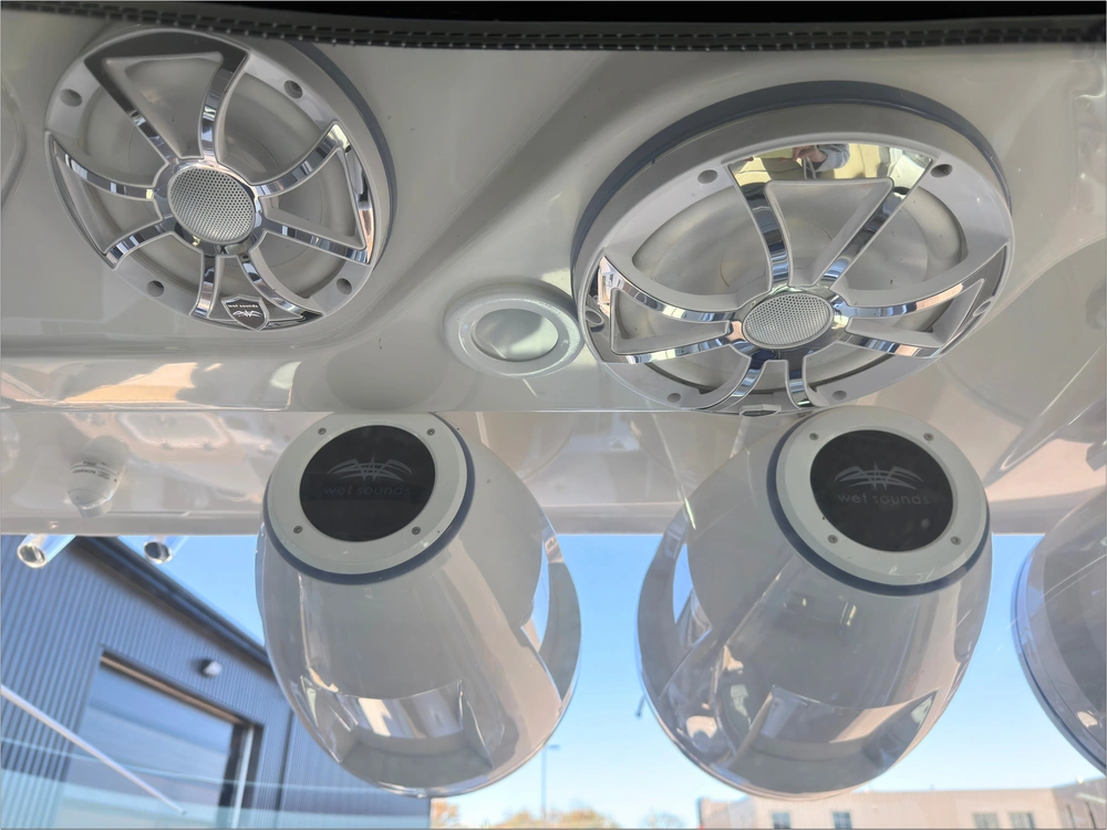 2021 Pursuit Dc 326 alt