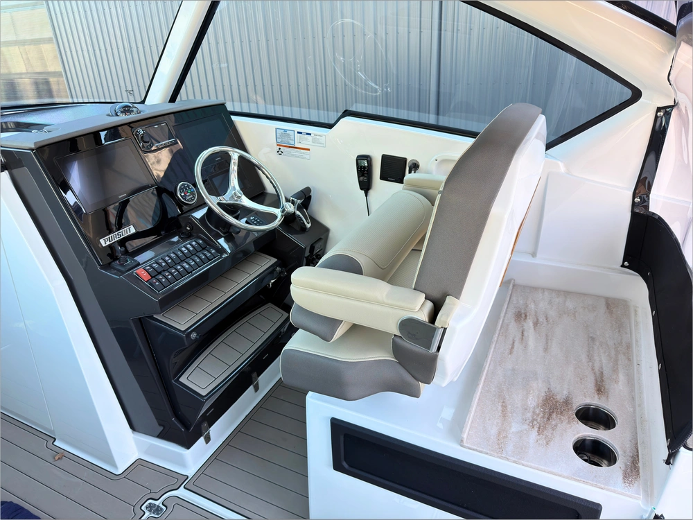 2021 Pursuit Dc 326 alt