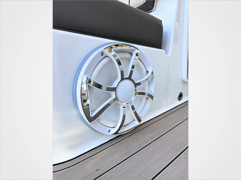 2021 Pursuit Dc 326 alt