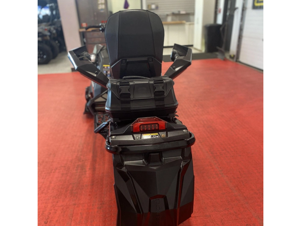 2025 Polaris 650 Indy Adventure 137 alt