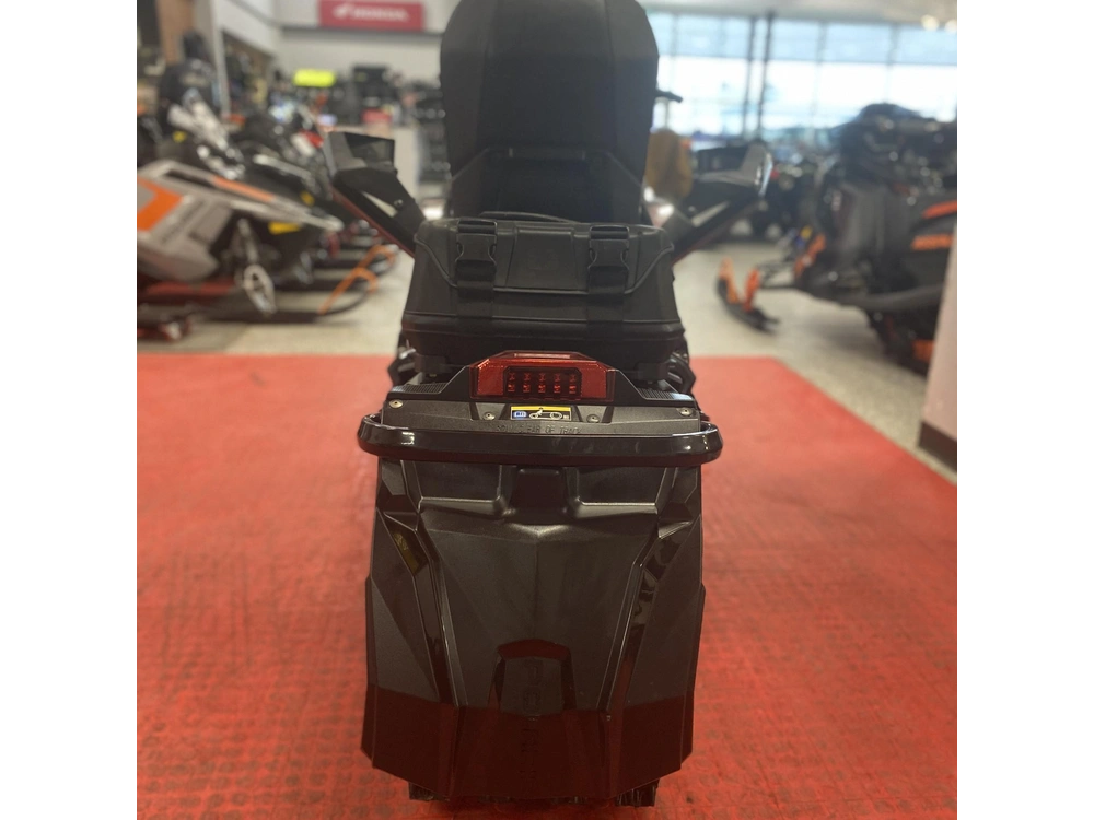 2025 Polaris 650 Indy Adventure 137 alt