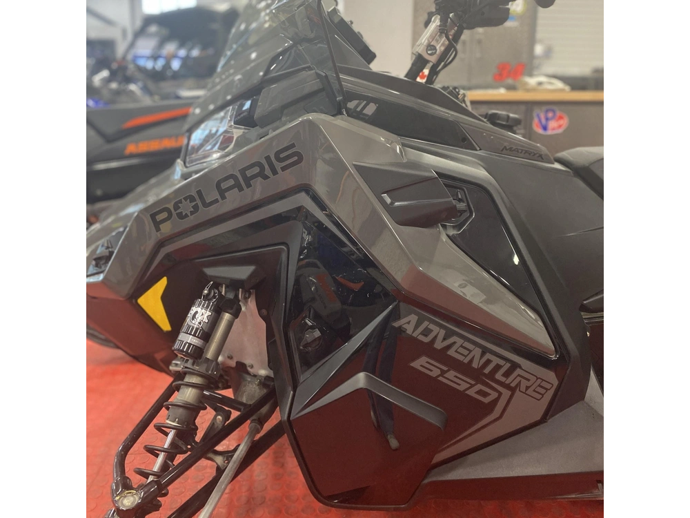 2025 Polaris 650 Indy Adventure 137 alt