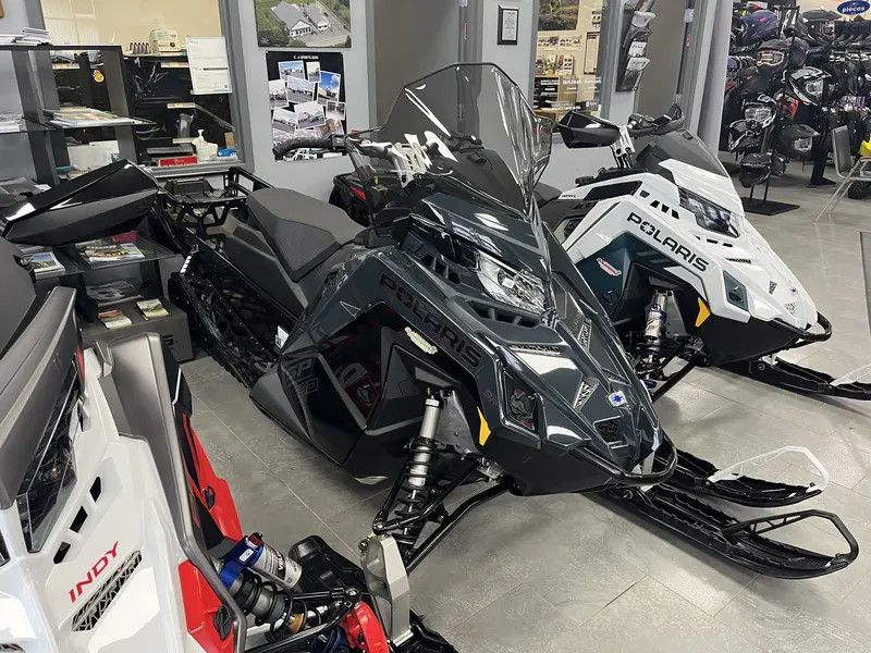 2026 Polaris VOYAGER 650 SP 155