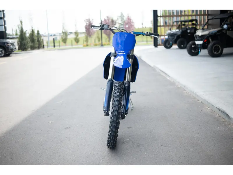 2025 Yamaha YZ450F thumbnail 10
