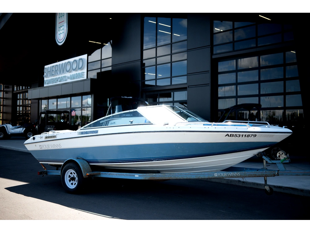 1989 Four Winns 190 Freedom alt